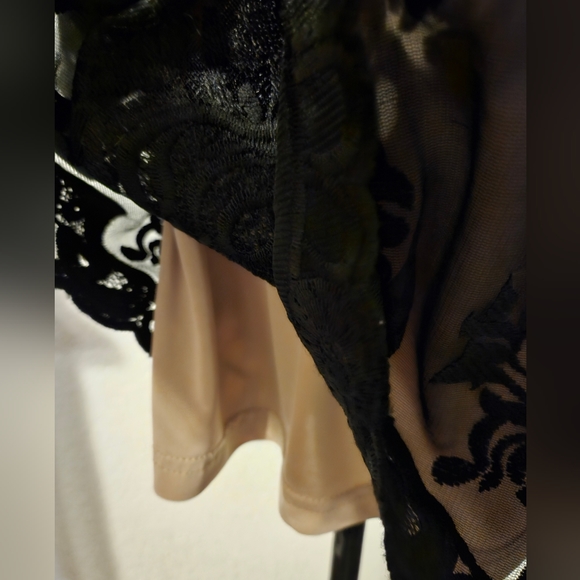 Forever 21 Black Lace and Mesh Cocktail Dress - Picture 5 of 7